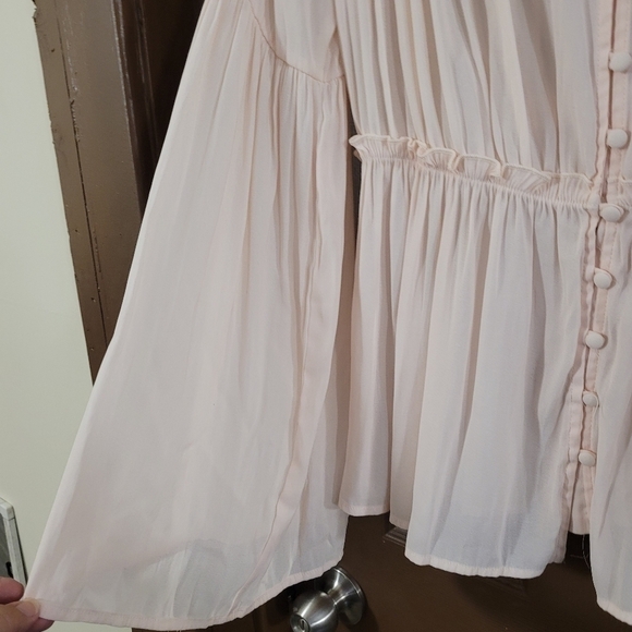 Ro & DE blush pink button front bell sleeve top - Picture 7 of 10